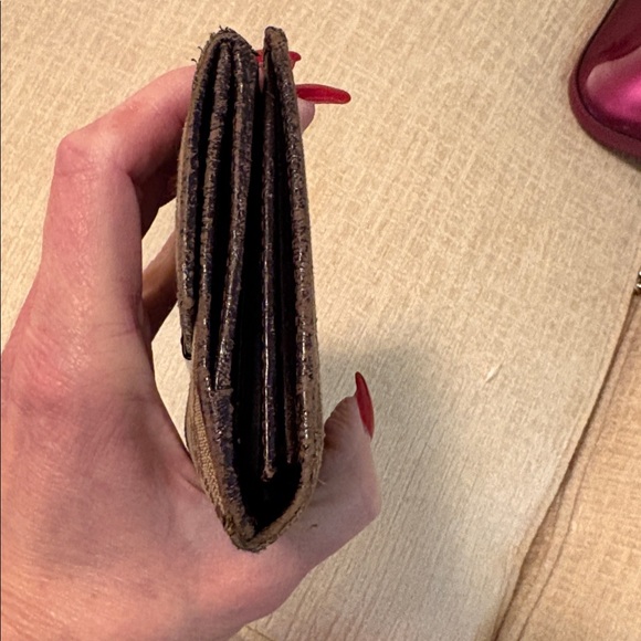 Gucci Brown and Tan Monogram Wallet - Picture 10 of 13